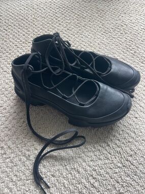 Ecco Black Lace-Up Ballet sneaker